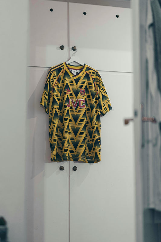 yellow and black chevron patter t-shirt