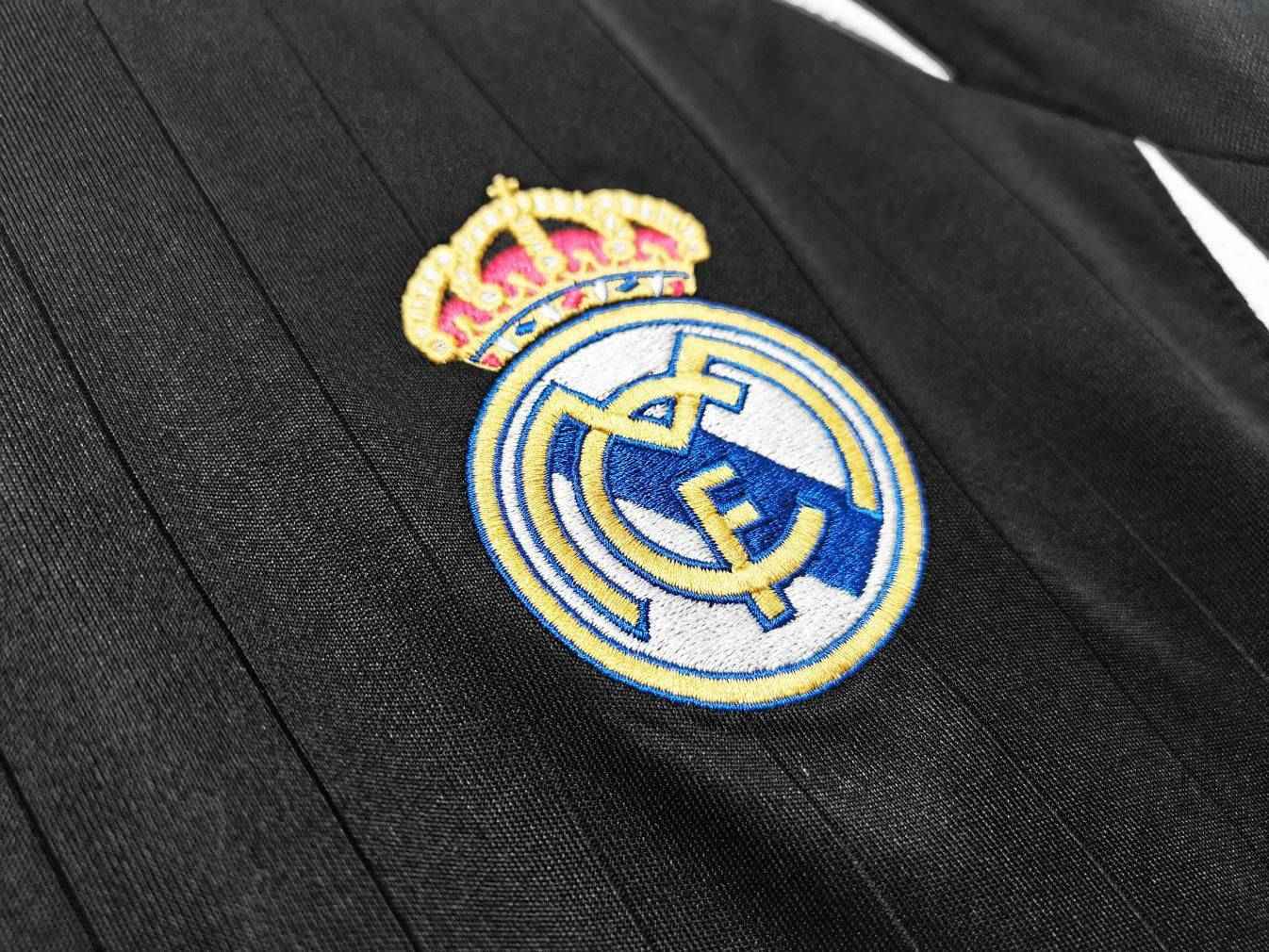 Real Madrid Third Retro Jersey 2006/07